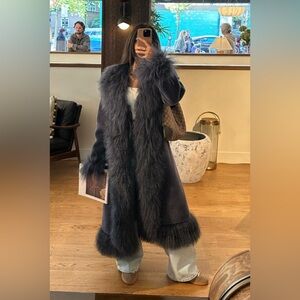 IN SEARCH OF - iso charlotte simone Donna coat. In grey, black, or brown.